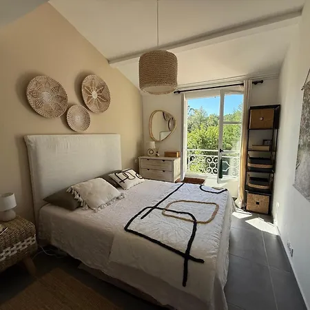 Casa de Férias La Maison De Sophie Aux Restanques